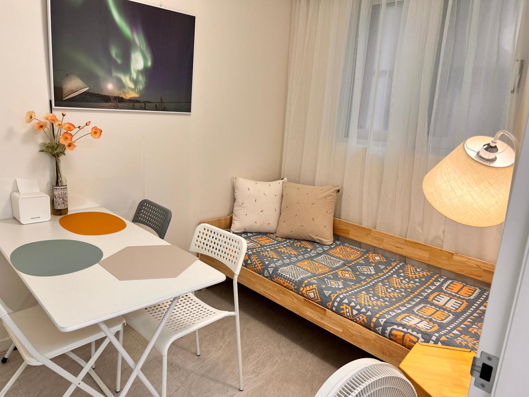 Comma 1 - Cozy Semi Basement Appartement *