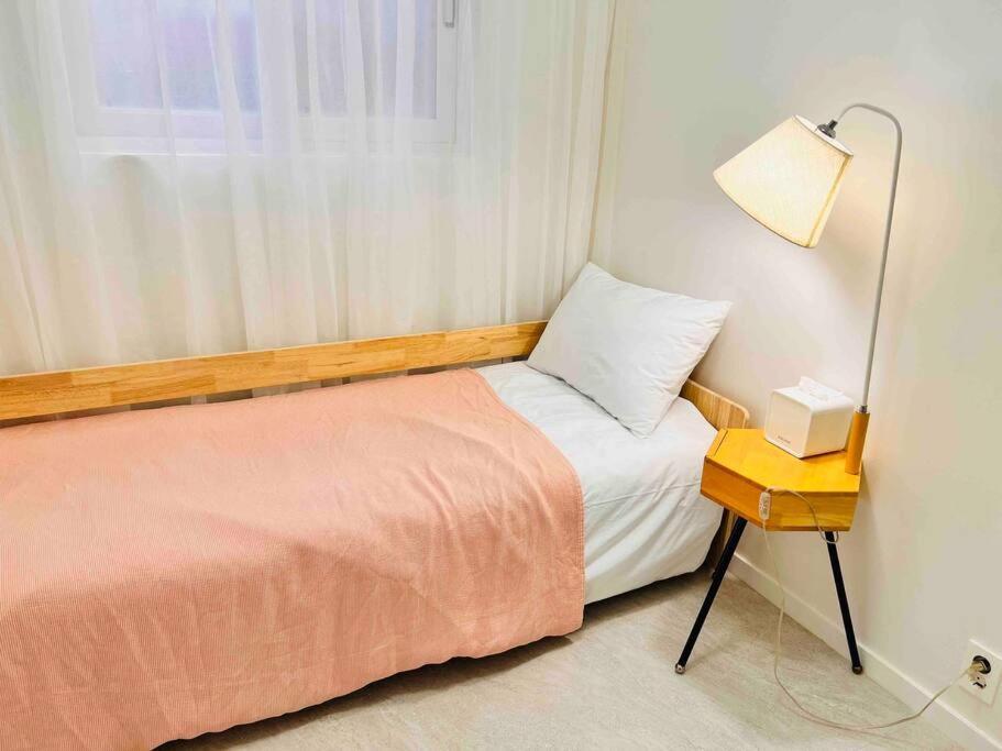 Apartment Comma 1 - Cozy Semi Basement *